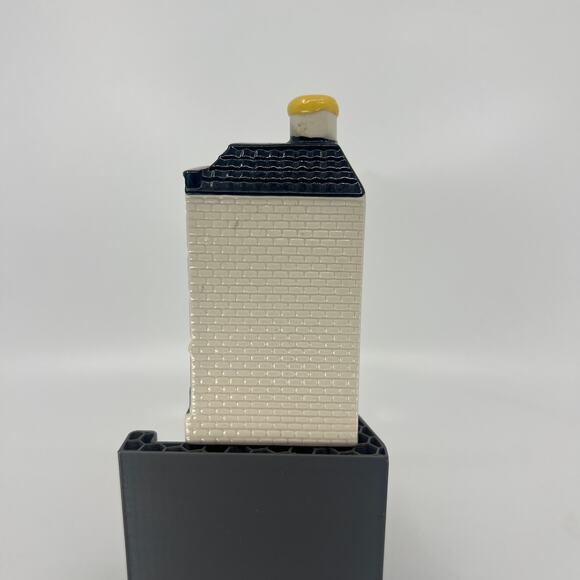 KLM Blue Delft House #57 2012 - No Alcohol - Picture 2 of 5